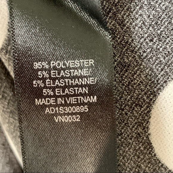 𝅺ADRIANNA PAPELL Black White Puff Sleeve V-Neck Knit Top Size Small NEW - Picture 5 of 8